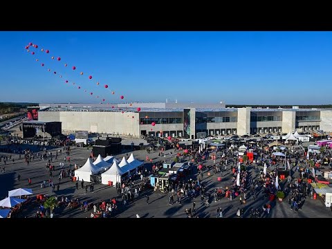 Giga-Party in Grünheide: Tesla feiert Probelauf