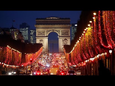 شاهد 150 شارعا في باريس تتزين بملايين المصابيح