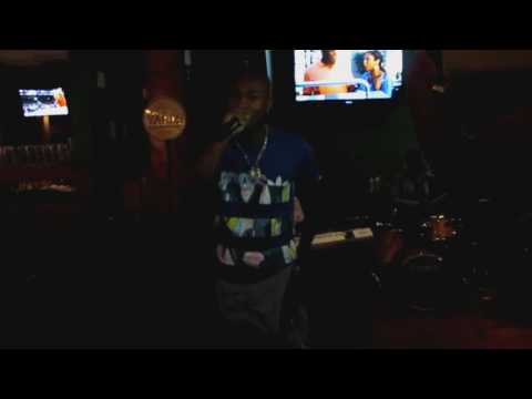 Luzion Man - Office Bar & Grill Performance