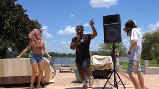 Video thumbnail for Gemini Sound GSP-L2200PK High Power Bluetooth Speaker w/ Party Lights, Microphone and Speakers Stand by Gemini Sound