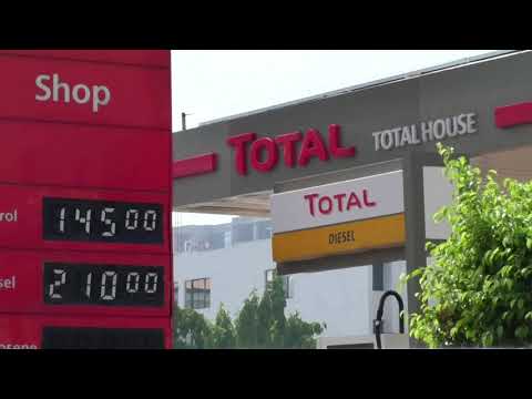 石油からの転換でトータルがリブランディング (Total rebrands in pivot away from oil)