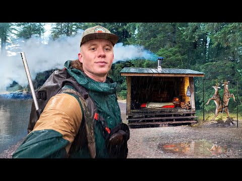 3 Days in an Alaskan Emergency Shelter (Hunting, Diving, Cooking)