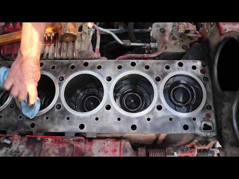 15- 2012 Cummins ISX Single Cam, Piston Installation.