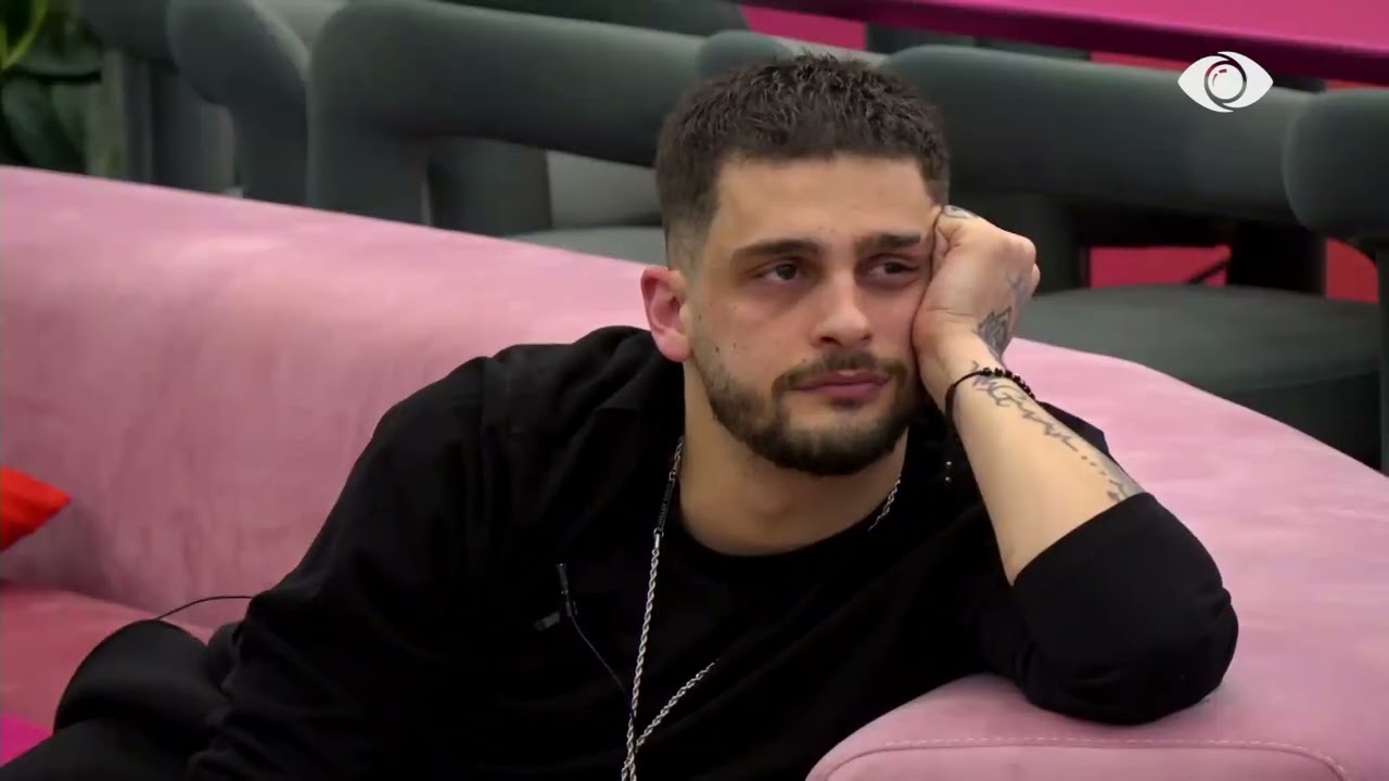 Ke përdorur një njeri të sinqertë/ Mal debaton me Selin: Kush je ti që…