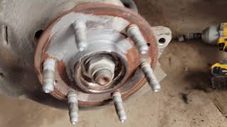 2015-2020 Chevy/GMC Yukon, Tahoe, Suburban, Escalade - Front Brake Pads & Rotors Replacement