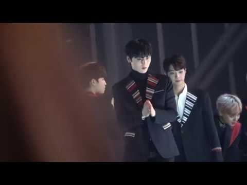 171202 MMA 멜론뮤직어워드 워너원(Wanna One) Top 10 수상(민현focus)