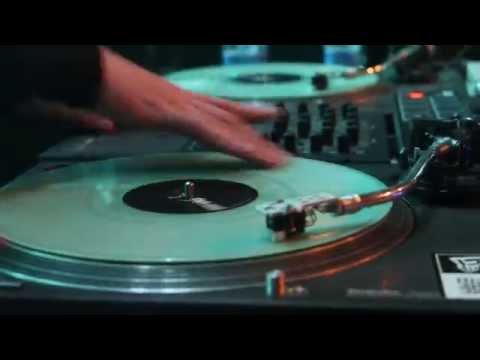 RAYDEN MEDIYAMA & DJ MESH - 10. LA BOCA DEL ASNO
