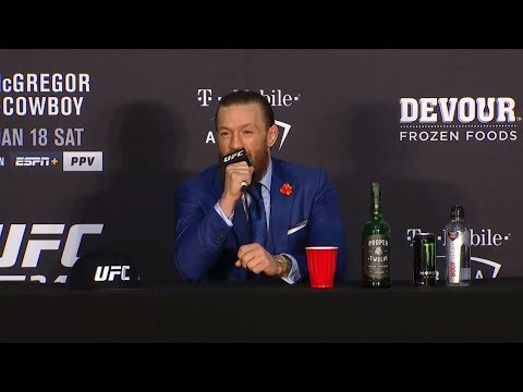 La conférence de presse après combat de l'UFC 246