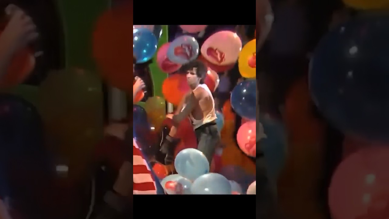 Keith Richards Clubs a Fan With His Guitar 🎸 - YouTube