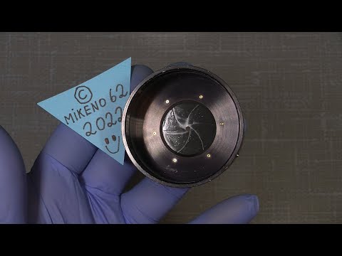 How to NOT cleaning the oily aperture assembly in a lens