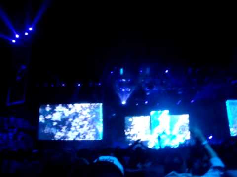 Kaskade Vs Qulinez - Stars Align Troll (Kaskade @ Staples Center, LA 7/27/12)