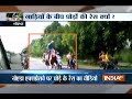 Horse racing on Noida expressway