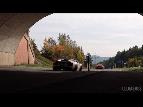36 loud Supercars blasting through a Tunnel - Pure Sound