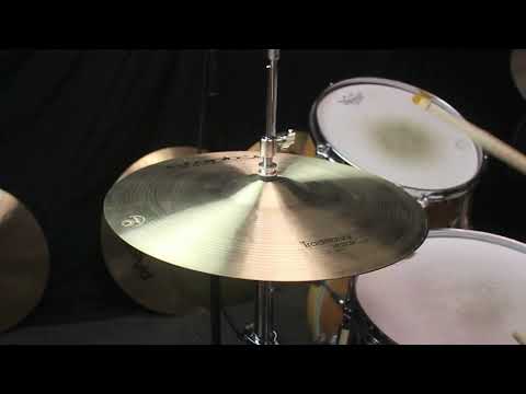 Istanbul Agop 15" Traditional Medium Hi Hats - 1139g/1335g