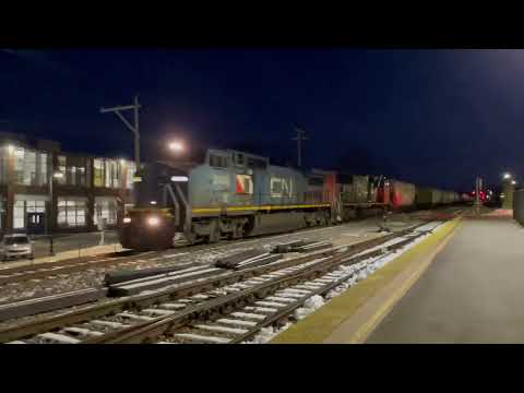 CN (IC) #2466, LAST CN BLUE DEVIL C40-8W leads G887 through Carbondale, IL