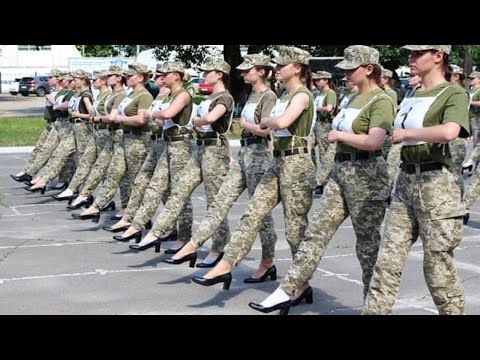 Top News - Ushtaret femra marshojnë me taka/ Zemërim në Ukrainë-një ide idiote, kërkoni ndjesë