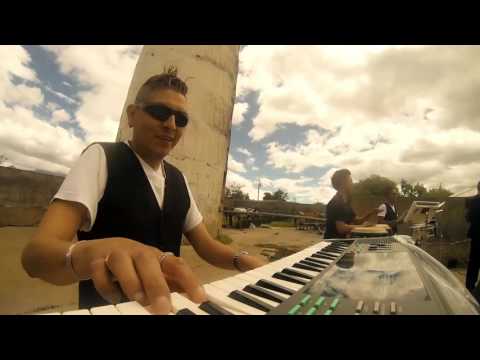 OMAR GARCIA Y LA FACTORIA MUSICAL YA NO SE PUEDE.video oficial