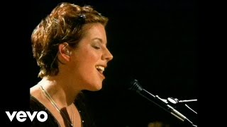 Kadr z teledysku Angel tekst piosenki Sarah McLachlan