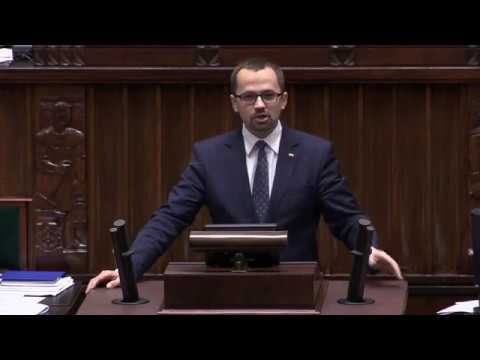 Marcin Horała broni rządu: 'Ten rząd służy Polsce'