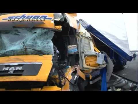 23.01.2013 - Sinsheim: Lkw-Unfall auf der BAB 6 - Ein schwer-, ein leicht Verletzter