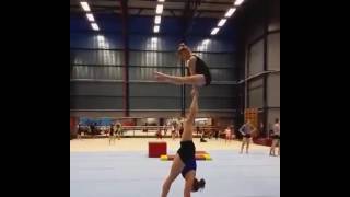 faze tari acrobatie uimitoare