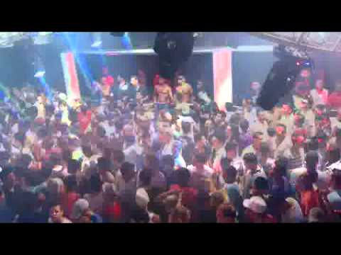 DJ TOMMY LOVE tocando FIRED UP (George M. feat. C'Damore)