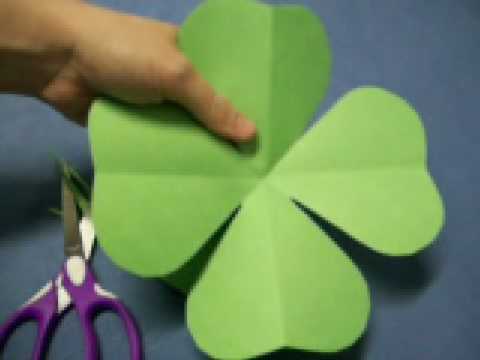 Four Leaf Clover Pattern by OneMinuteCrafts.com