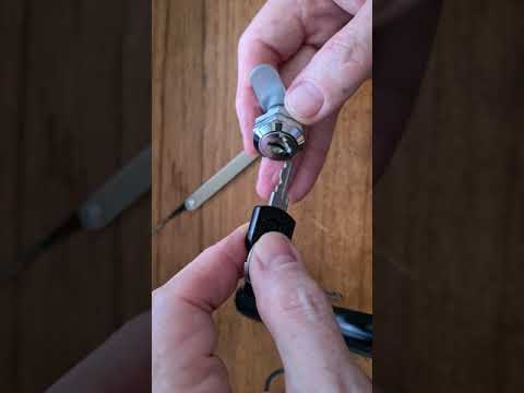 How to pick an drawer lock, lock picks, pick a cashbox