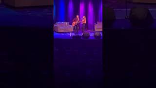 Jana Kramer Untouchable live (Dallas)