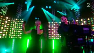Röyksopp ft. Robyn - The Girl and the Robot (live senkveld) 17.04.09)