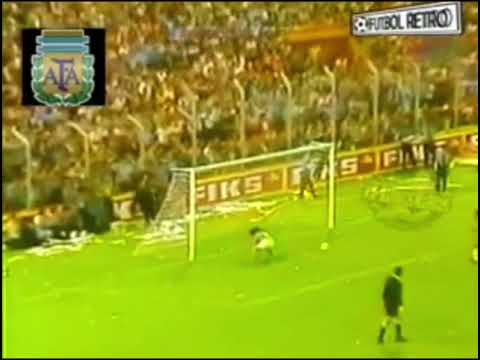 Carlos Bianchi (Vélez Sarsfield) - 09/12/1981 - Vélez Sarsfield 1x2 Ferro Carril Oeste - 1 gol