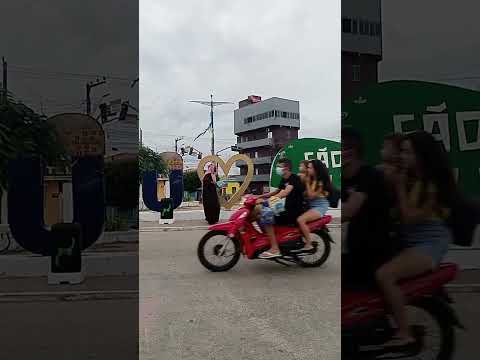 sheik ostentando na cidade de São Luiz du curu ceara