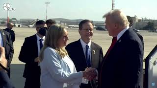 'שבים לגבולם' - הנשיא טראמפ נוחת בישראל (חדשות ערוץ 7) - התמונה מוצגת ישירות מתוך אתר האינטרנט יוטיוב. זכויות היוצרים בתמונה שייכות ליוצרה. קישור קרדיט למקור התוכן נמצא בתוך דף הסרטון 'שבים לגבולם' - הנשיא טראמפ נוחת בישראל (חדשות ערוץ 7) - התמונה מוצגת ישירות מתוך אתר האינטרנט יוטיוב. זכויות היוצרים בתמונה שייכות ליוצרה. קישור קרדיט למקור התוכן נמצא בתוך דף הסרטון