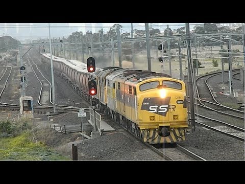 GM10-GM22-GM27-442s1-RL302 @Hoppers Crossing on 9733V