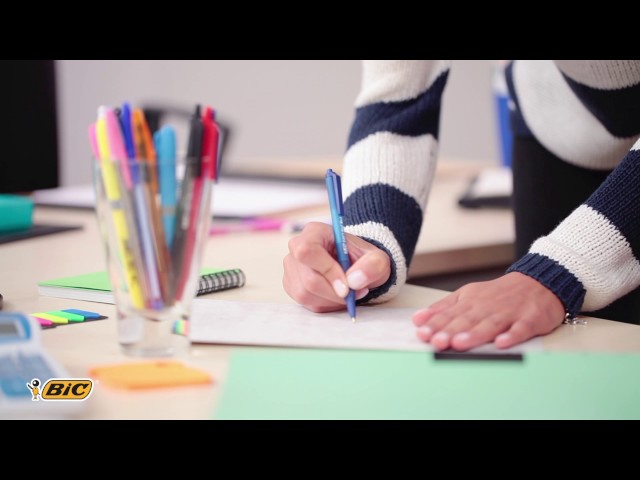 Vídeo relacionado con BIC Soft Feel, bolígrafos retráctiles, suave grip, punta media (1,0 mm), color azul, caja de 12