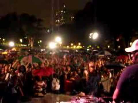 Frankie Knuckles play THE LIGHT