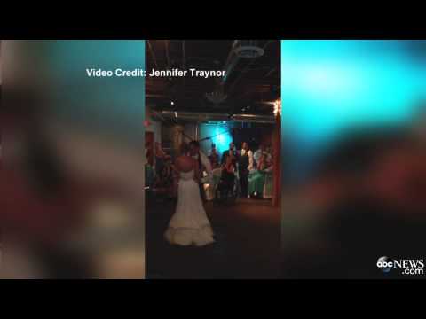 Вижте защо тази сватба не е като всички останали