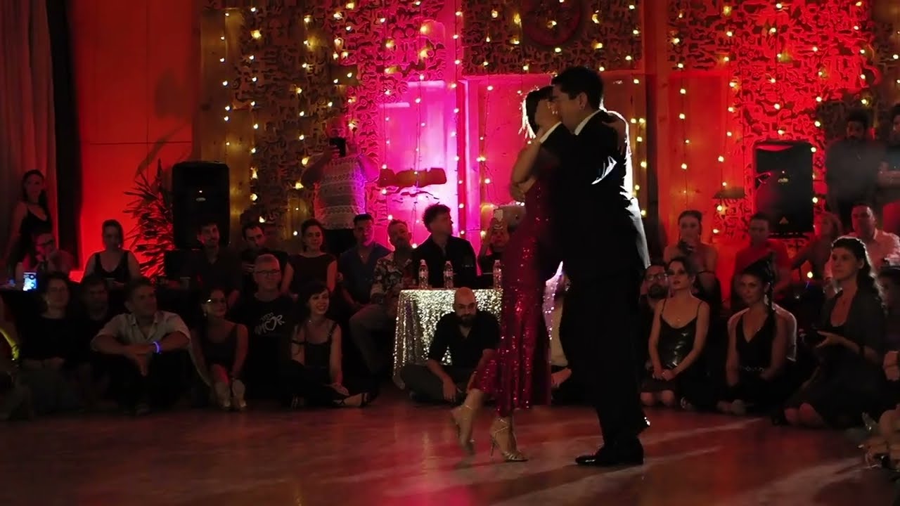 Carlitos Espinoza & Agustina Piaggio 1/5