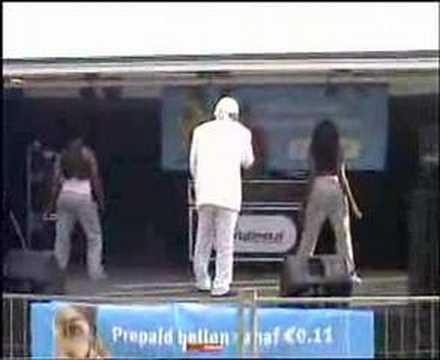 DonKarleon with dansers - Ya Yo1 (Live in Amsterdam)