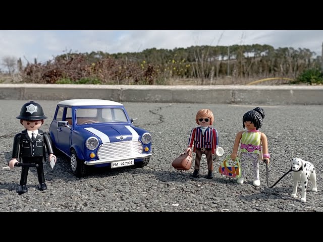 Vídeo relacionado con PLAYMOBIL 70921 Classic Cars Mini Cooper, Coche Coleccionable para Adultos y Coche de Juguete para niños, A Partir de 5 a 99 años, Multicolor