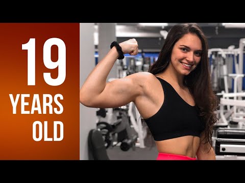 19 years old muscle girl Erin - Biceps flex & workout