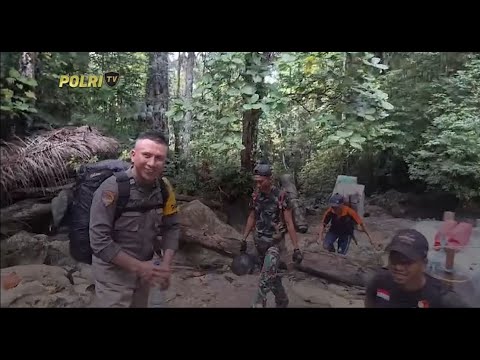 POLISI JALAN KAKI 3 HARI DISTRIBUSI LOGISTIK PEMILU