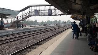 preview picture of video 'Up new delhi dibrugarh rajdhani'