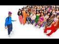 100 SUPERMODELS VS 1 NERD