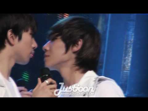 Joon demonstrate his Kissing scene in "Y"