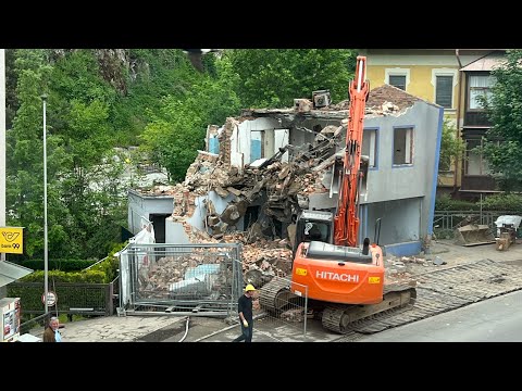 Wenn der Bagger kommt, Hausabriss in 30 Minuten