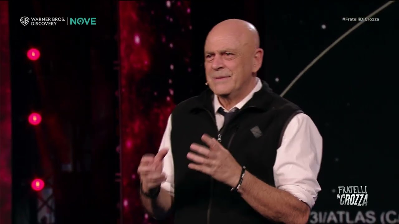 Crozza "3-I Atlas non è un ufo! Gli Alieni sono già arrivati a Buga, in Colombia!"