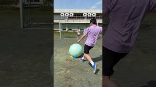 バランスボールでPK勝負してみた⚽️