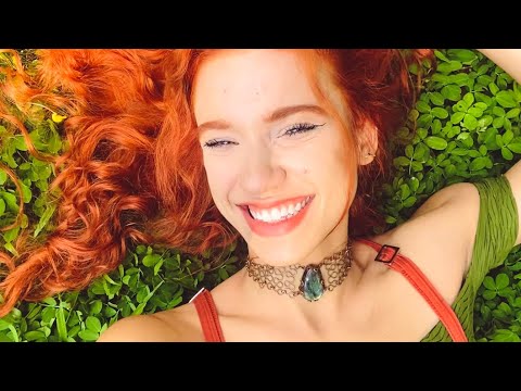 Cantando com os seres da floresta • Alexia Evellyn