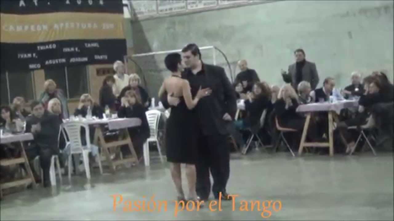VALENTINA REY y DAVID LEDESMA Bailando el Tango RECIÉN en la MILONGA DEL MORAN